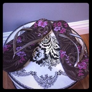 Havaianas flip flops like new size 7/8